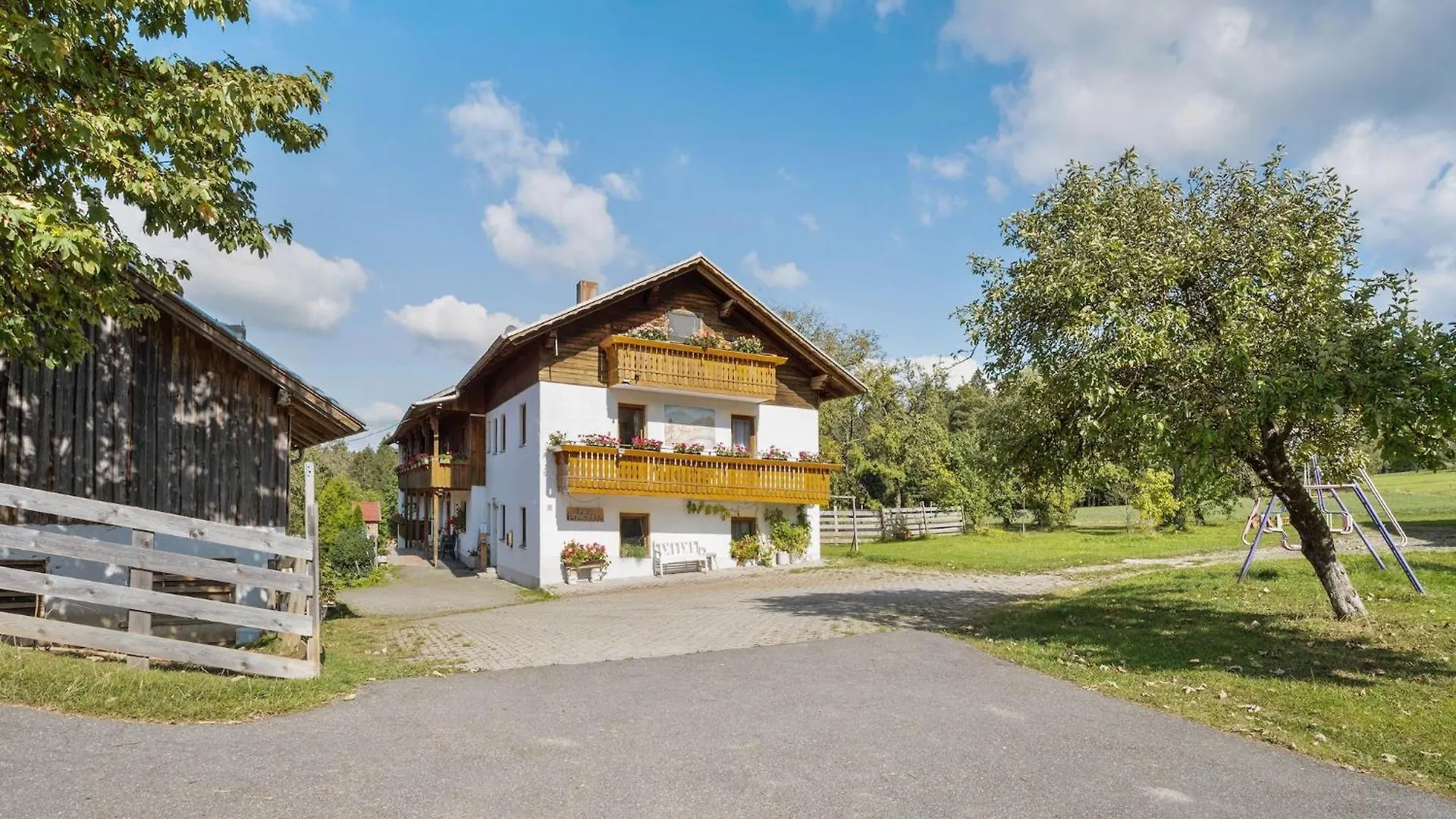 Farmhouse apartment in Neukirchen near Heiligen Blut Neukirchen beim Heiligen Blut